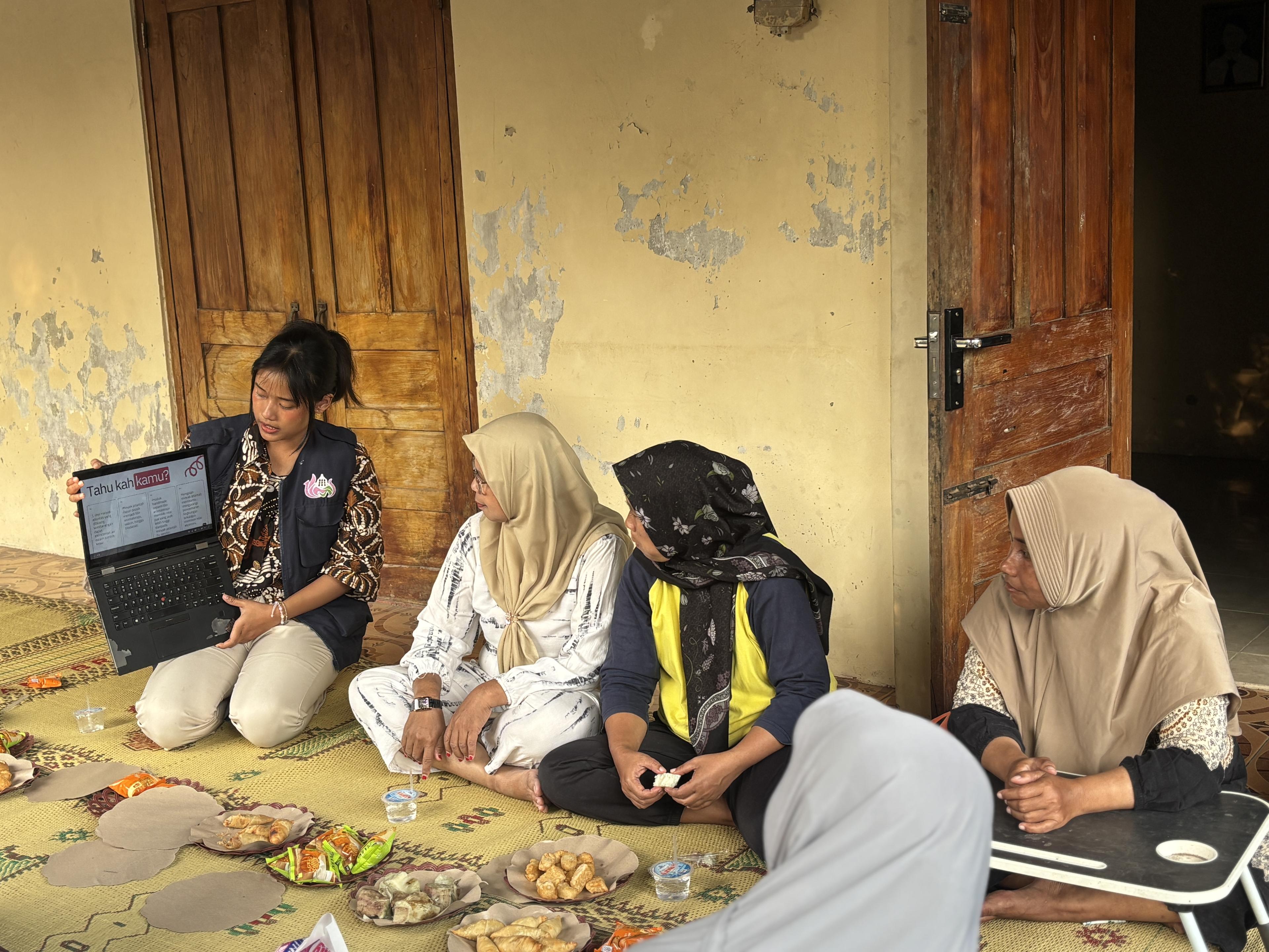 Jelantah Berdaya: Inovasi Mahasiswa KKN UPNYK 84.141 Olah Limbah Minyak Goreng Jadi Produk Bermanfaat