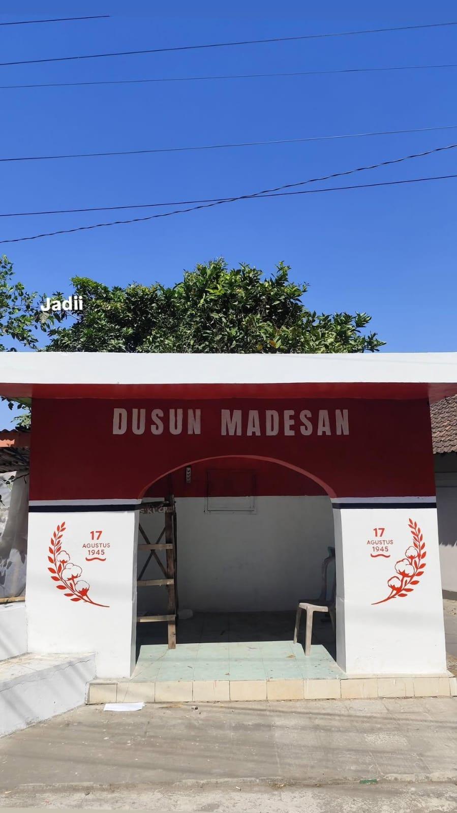 Revitalisasi Infrastruktur Desa: KKN UPNYK 84.141 Bersama Pemuda PRIMMA Madesan Sulap Gardu Madesan Jadi Lebih Segar
